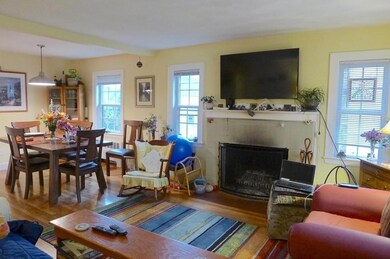 40 Hatfield Rd unit 2, West Newton, MA 02465 - photo 2
