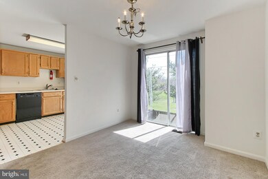 13833 Laura Ratcliff Ct, Centreville, VA 20121 - photo 7