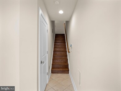 918 Pete Jones Way, Alexandria, VA 22314 - photo 5