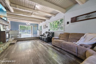008_Living Room