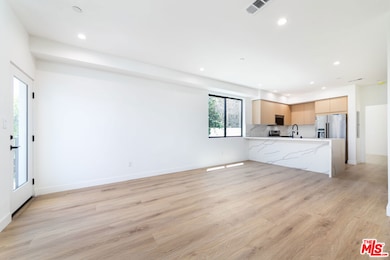 4615 St Charles Place unit 1/4, Los Angeles, CA 90019 - photo 3