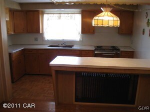 Kitchen w/counter