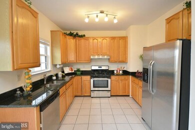 13192 Dashco Way, Herndon, VA 20171 - photo 6