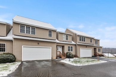 150 Ariel Cir, Sutton, MA 01590 - photo 2