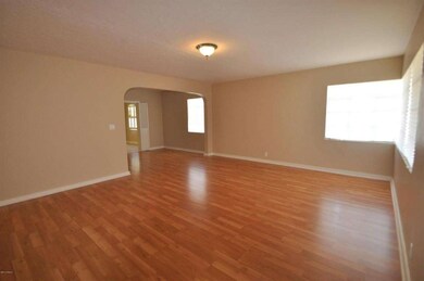 6 Living Room