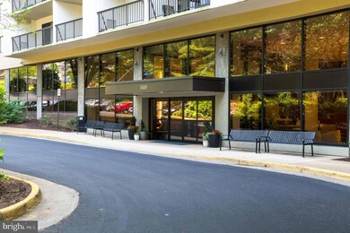 Lakeside Plaza Condominium unit 1022, Baileys Crossroads, VA 22041 - photo 3