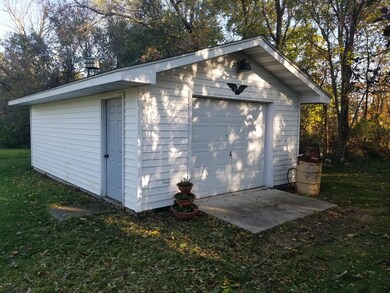 2 Hickory St, Three Oaks, MI 49128 - photo 7