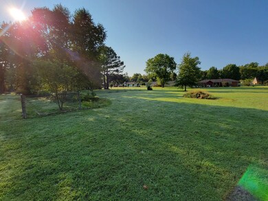 205 Woodmont Dr, Shelbyville, TN 37160 - photo 4