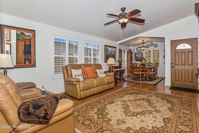 006_Living Room