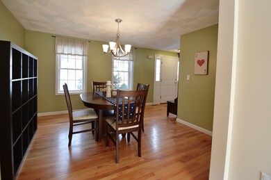 58 Queensland Rd, North Billerica, MA 01862 - photo 4