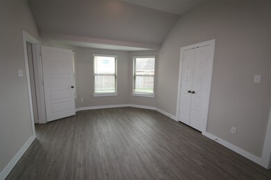 1199 Cavalry Junction Dr, Alvin, TX 77511 - photo 4