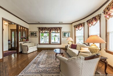 Large living room.