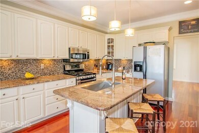 Beautiful gourmet style kitchen