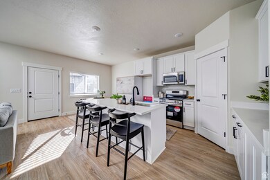 1151 N 680 W unit 8, Tooele, UT 84074 - photo 4