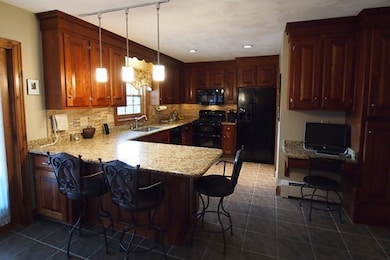 710 Pleasant St, Dunstable, MA 01827 - photo 3