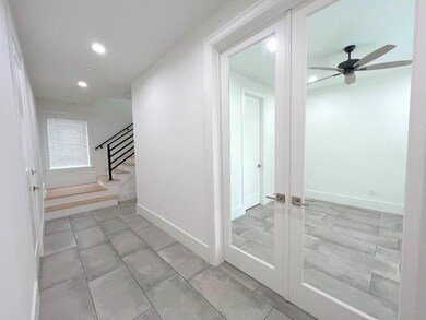 2122 Blalock Rd unit C, Houston, TX 77080 - photo 3