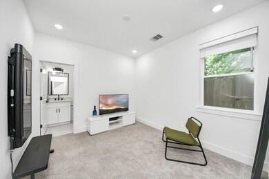Guest bedroom on the 1st floor