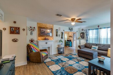 208 E 7th St, Bonham, TX 75418 - photo 6