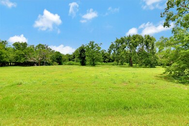 102 Canal Dr, Friendswood, TX 77546 - photo 2