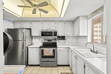 3564 Lake Bayshore Dr unit 203, Bradenton, FL 34205 - photo 6