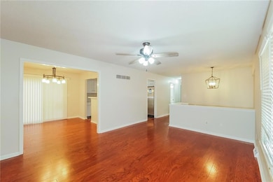 513 NE Grant Dr, Blue Springs, MO 64014 - photo 3