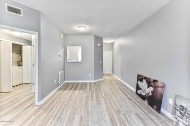 4220 Wilshire 102C-10