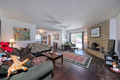 10609S42ndst003