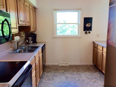 15 Michigan Ave, Rensselaer, NY 12144 - photo 5