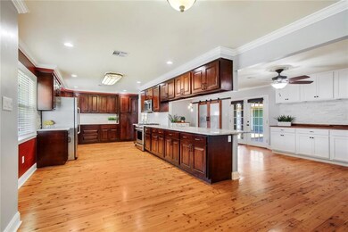 Abundance of entertaining space! Glass doors open