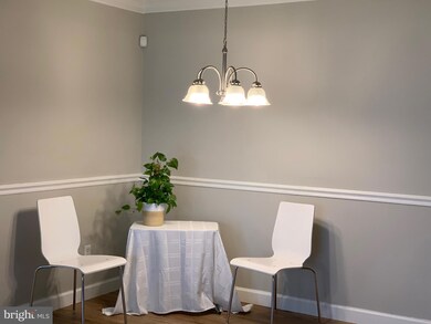 8353 Dunham Ct unit 647, West Springfield, VA 22152 - photo 3