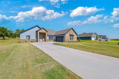 1013 Don Eve Ct, Azle, TX 76020 - photo 2