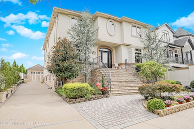 42 Mosely Ave, Staten Island, NY 10312 - photo 2