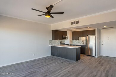 y 07_4750_N_Central_Ave_17n__07_mls