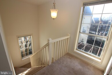 9957 Oakton Terrace Rd, Oakton, VA 22124 - photo 3