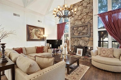 Fantastic Great Room with Vaulted Ceiling