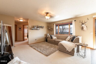 717 Bridgeport Dr UNIT 4-6