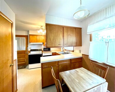 4 Spring St, Whitefield, NH 03598 - photo 5