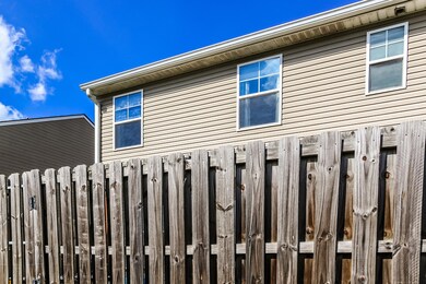 004-photo-rear-view-13656678