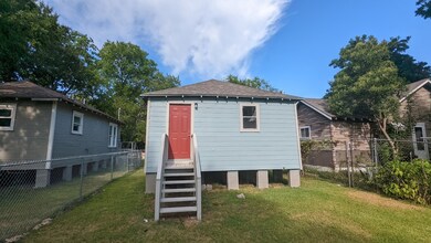 4601 Leffingwell St unit B, Houston, TX 77026 - photo 2
