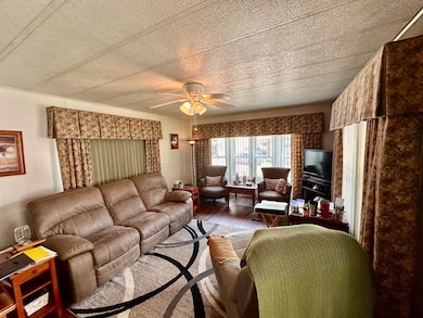 1336 Douglas Ave unit 13, Montgomery, IL 60538 - photo 5