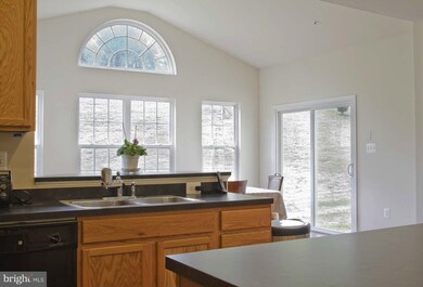 1911 Orchard Hill Dr, Fort Washington, MD 20744 - photo 5