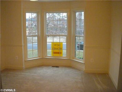 Dining Room - Bay Window in Formal Dining Room