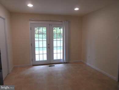 4009 Woodhaven Ln, Bowie, MD 20715 - photo 4