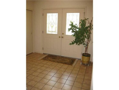 Entry/Foyer.