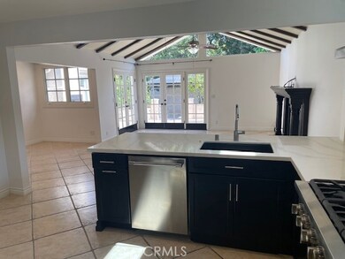 jaw dropping kitchen and family room