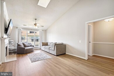 1132 Huntmaster Terrace NE unit 301, Leesburg, VA 20176 - photo 5