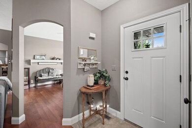 812 E Roubidoux St, Nixa, MO 65714 - photo 4