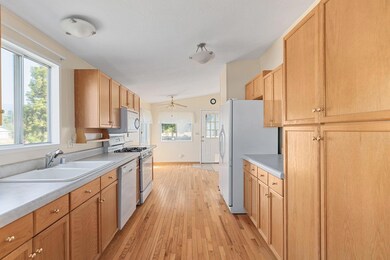 7-web-or-mls-1585-carnahan-dr