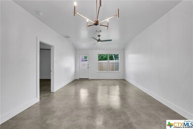 606 Campus St, Troy, TX 76579 - photo 5