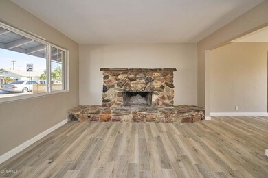 Living Room2 (1)